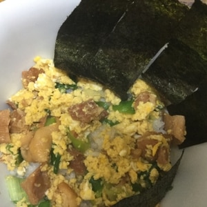 簡単！　焼き鳥缶で親子丼